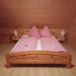 Drevenica Zapadne Tatry S Kupacou Kadou A Krbom Lejlighed