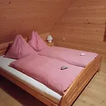 Drevenica Zapadne Tatry S Kupacou Kadou A Krbom *