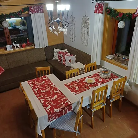Drevenica Zapadne Tatry S Kupacou Kadou A Krbom Žiar