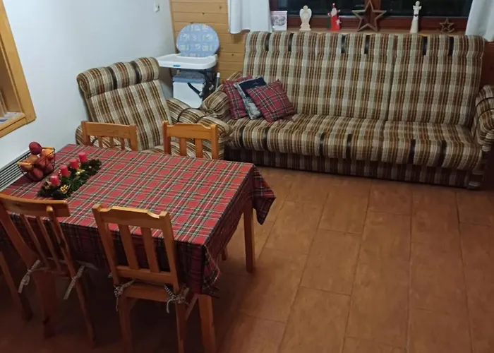 Drevenica Zapadne Tatry S Kupacou Kadou A Krbom